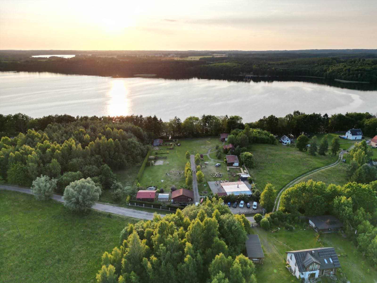 Wiejskie Serce - domki nad jeziorem Żerdno — zdjęcie główne